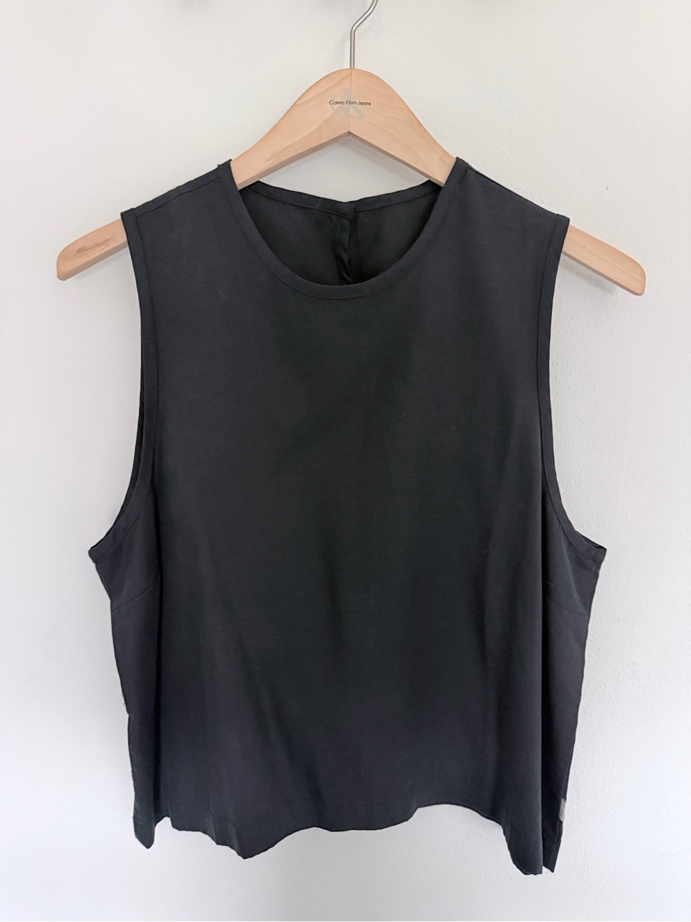 Vuori Black Sleeveless Women's Top
